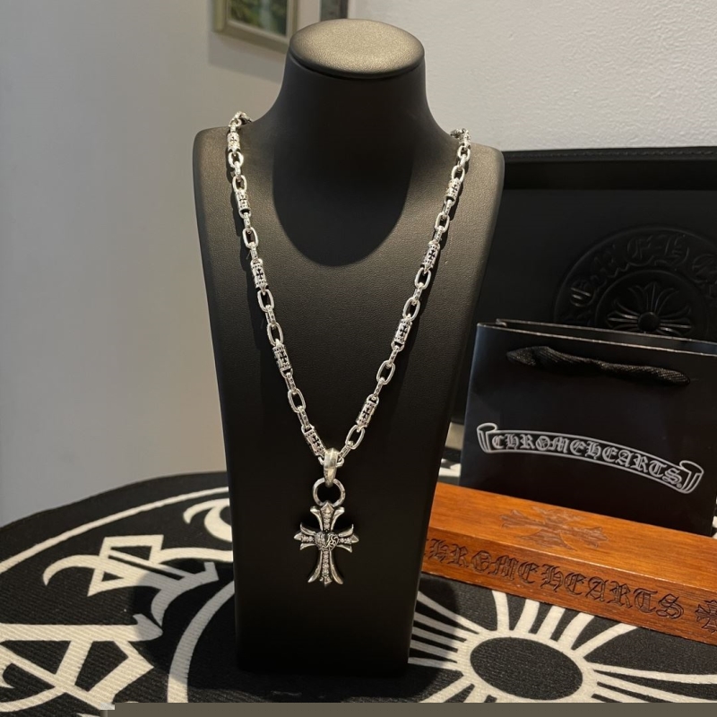 Ch**me He**ts necklaces